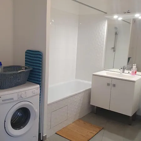 Appartement Charming T3 With Balcony Near Paris *