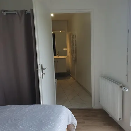 Charming T3 With Balcony Near Paris *