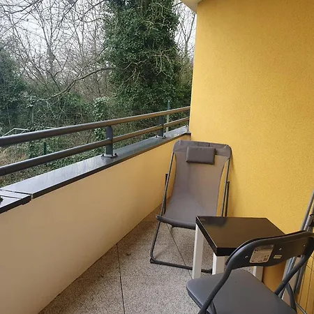 Charming T3 With Balcony Near Paris Appartement *