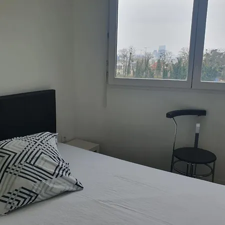 Charming T3 With Balcony Near Paris *
